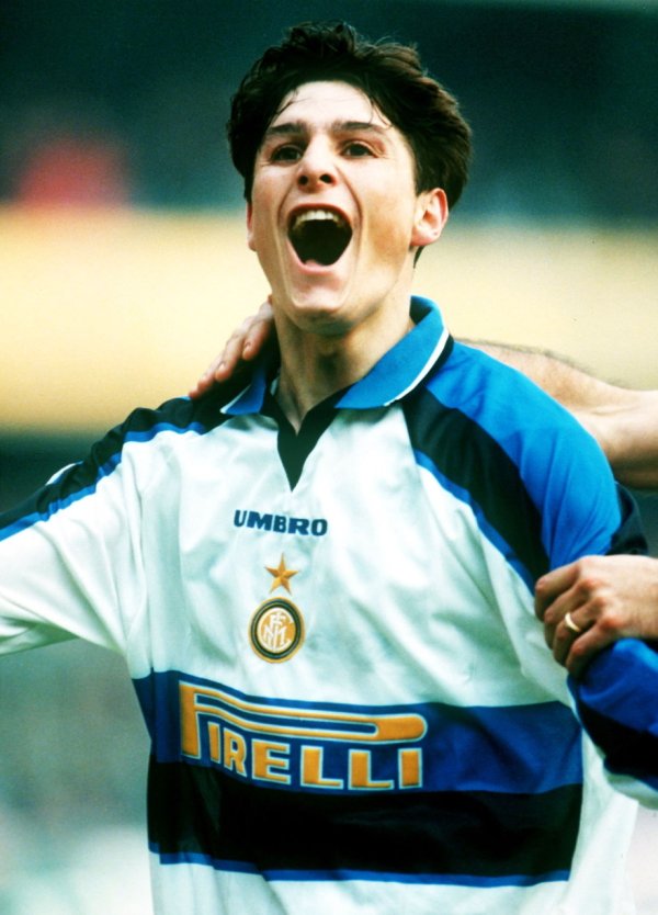 Zanetti: Luôn nhớ ra mắt của a
